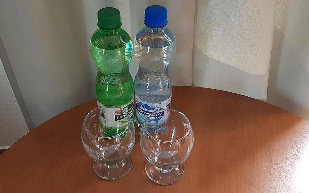 Hotel Miodowy w Dzierżoniowie i kącik kawowy