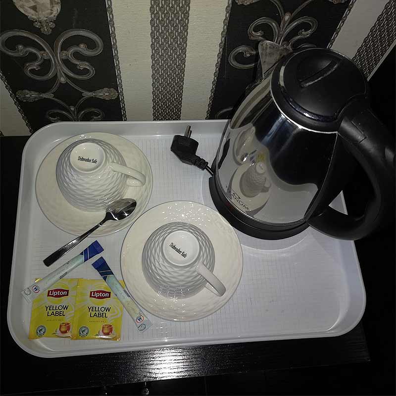 Serwis kawowy bez kawy w Hotelu Polonia 