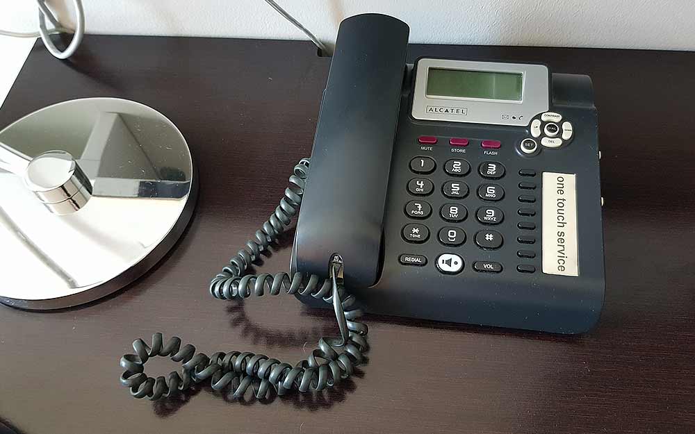 telefon do recepcji hotelu Radisson Blu