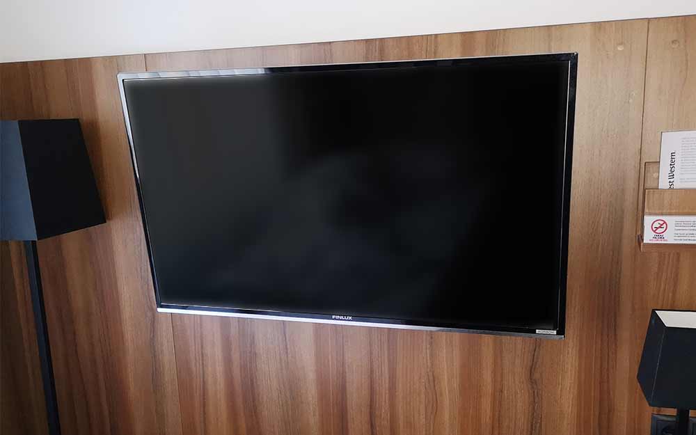 Hotelowy telewizor w Best Western Mariackim